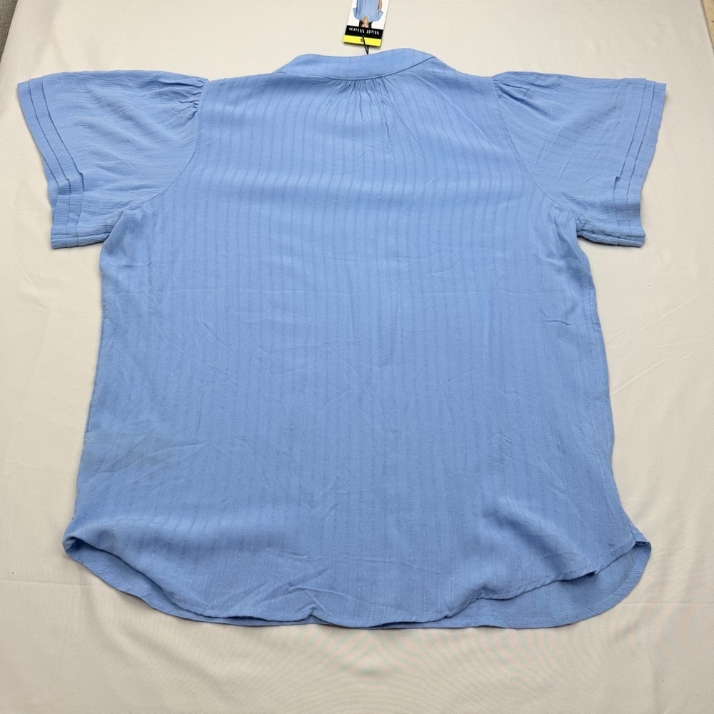 Well Worn Light Blue Blouse - Picture 4 of 8
